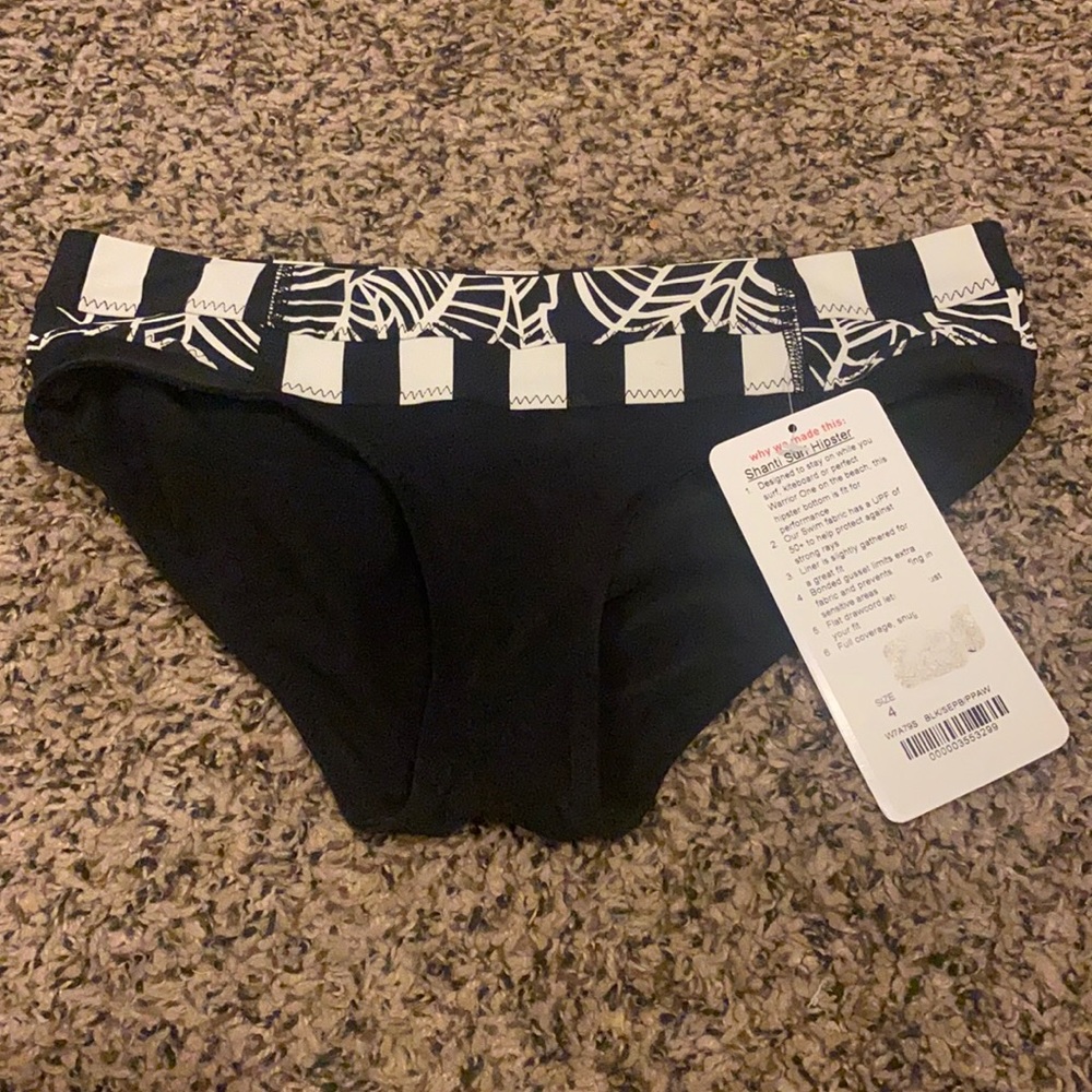 Brand new Lululemon bikini bottoms